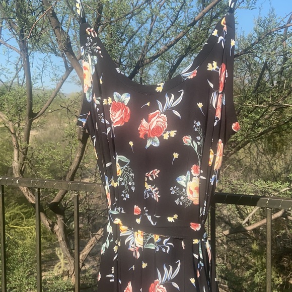 New Torrid Black Floral Summer Dress w/ POCKETS❣️ - Picture 11 of 16